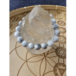 LA HOWLITE BLANCHE